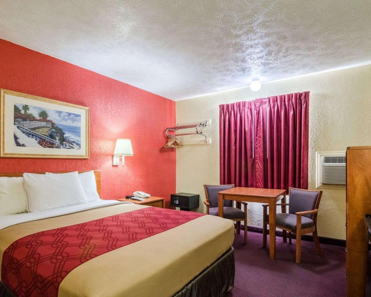 Econo Lodge Ottawa 외부 사진