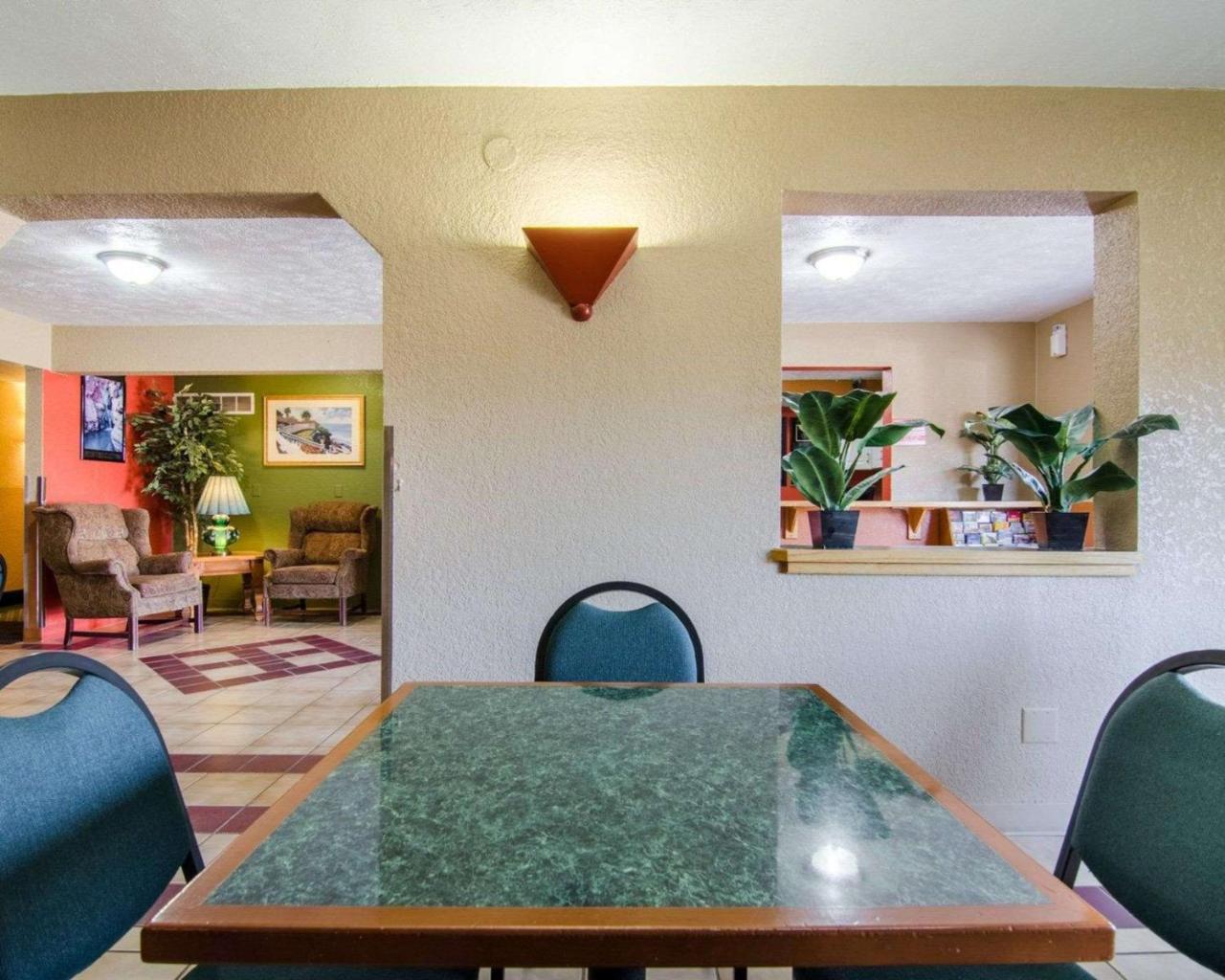 Econo Lodge Ottawa 외부 사진
